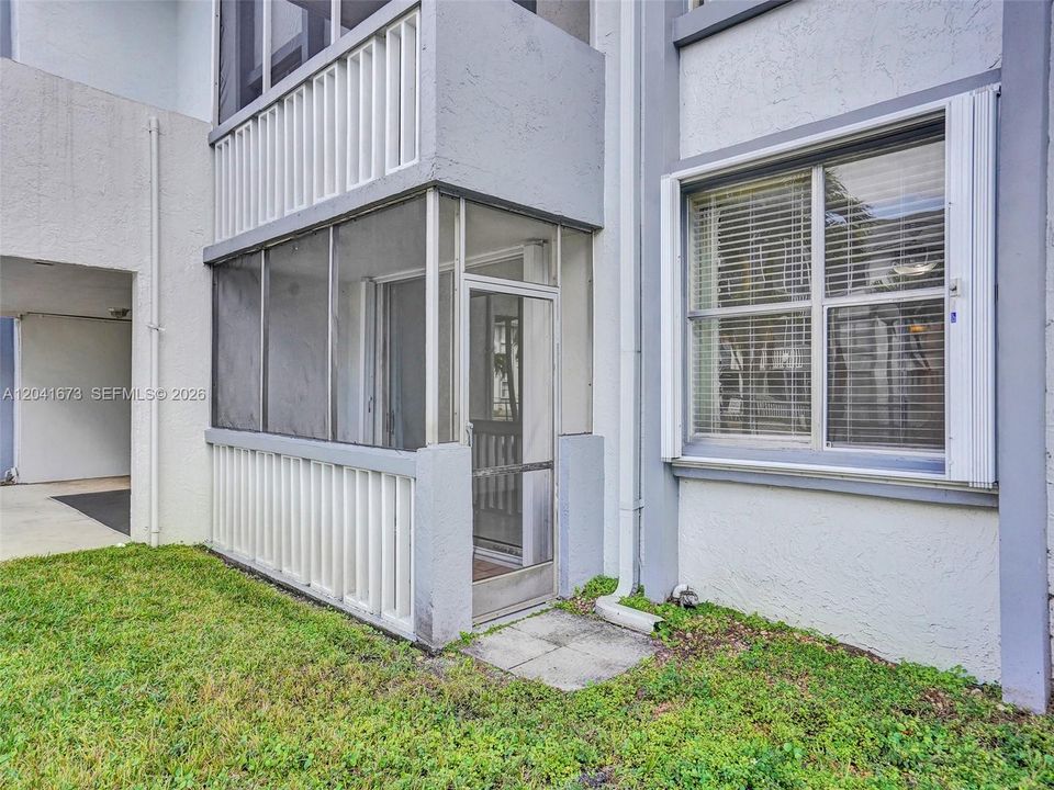 For Rent: $1,850 (1 beds, 1 baths, 639 Square Feet)