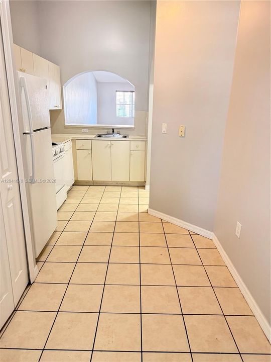 For Rent: $1,700 (2 beds, 2 baths, 815 Square Feet)