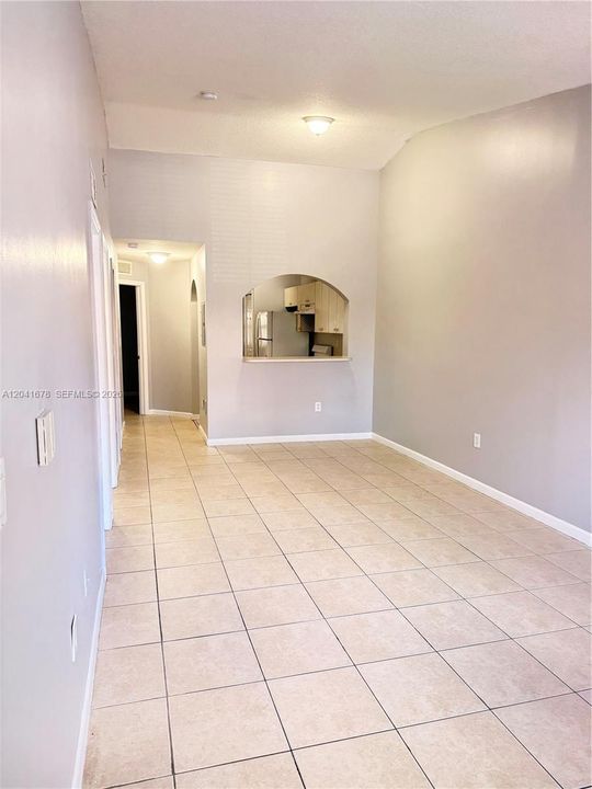 For Rent: $1,700 (2 beds, 2 baths, 815 Square Feet)