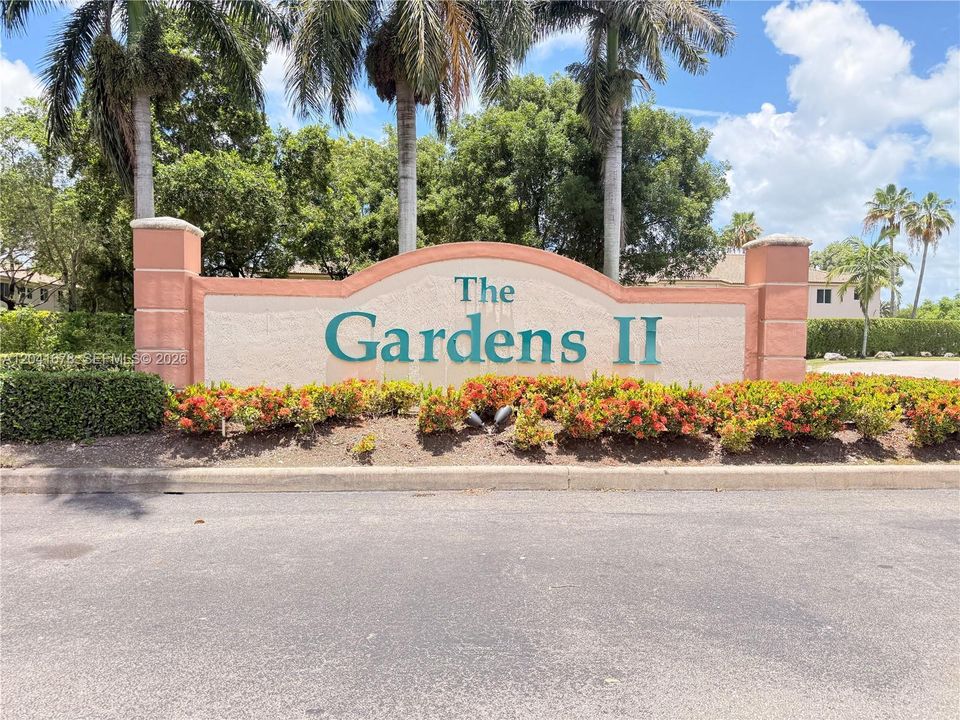 For Rent: $1,700 (2 beds, 2 baths, 815 Square Feet)