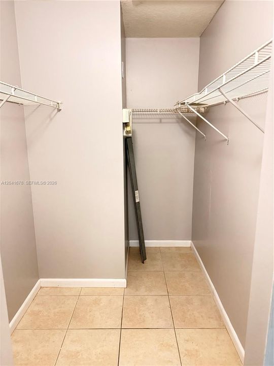 For Rent: $1,700 (2 beds, 2 baths, 815 Square Feet)