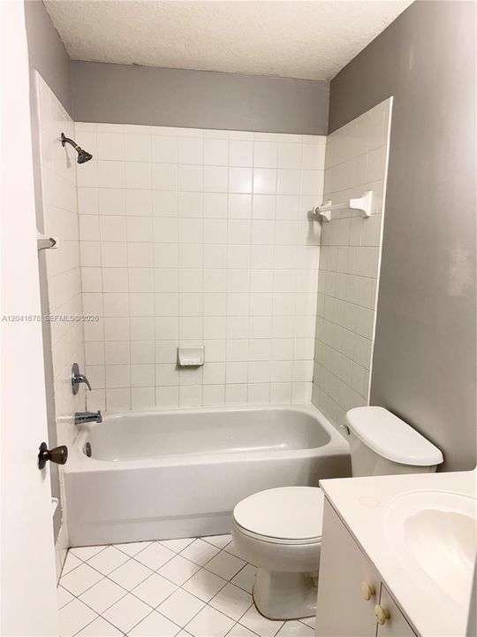For Rent: $1,700 (2 beds, 2 baths, 815 Square Feet)