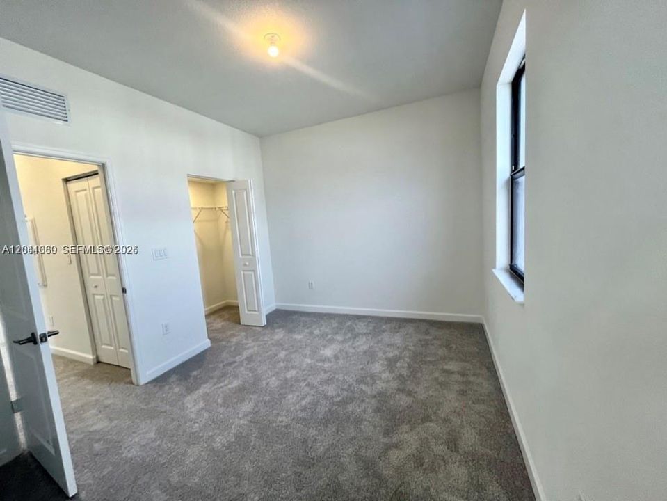 For Rent: $2,399 (3 beds, 3 baths, 1328 Square Feet)