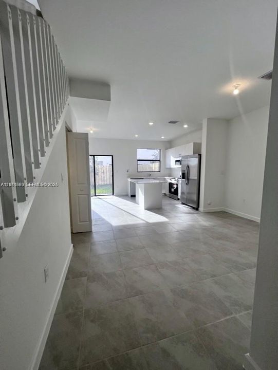 For Rent: $2,399 (3 beds, 3 baths, 1328 Square Feet)