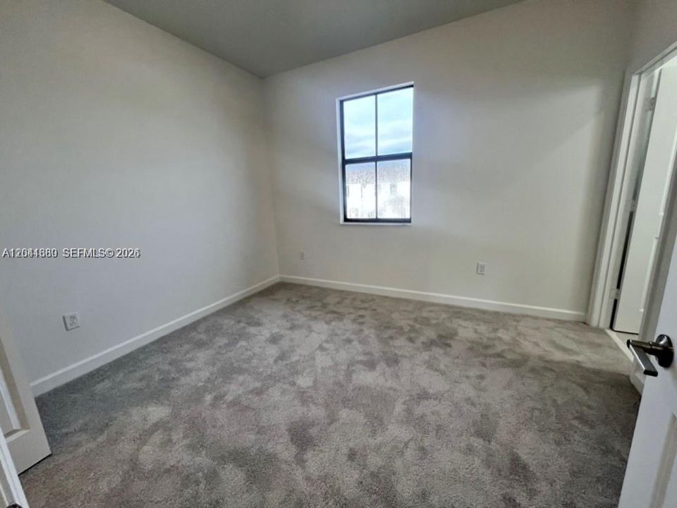 For Rent: $2,399 (3 beds, 3 baths, 1328 Square Feet)