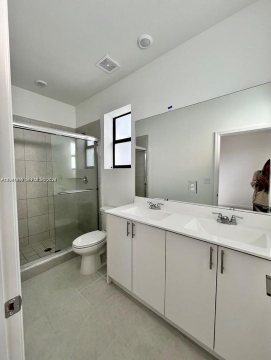 For Rent: $2,399 (3 beds, 3 baths, 1328 Square Feet)
