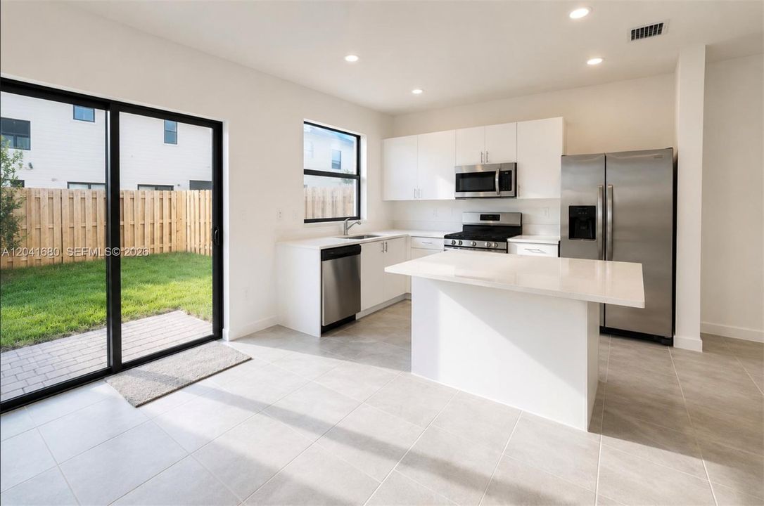 For Rent: $2,399 (3 beds, 3 baths, 1328 Square Feet)