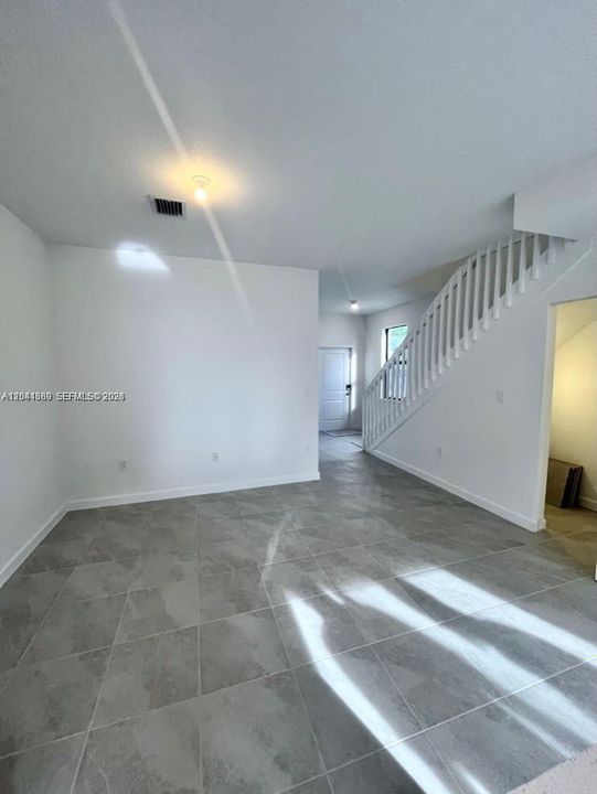 For Rent: $2,399 (3 beds, 3 baths, 1328 Square Feet)