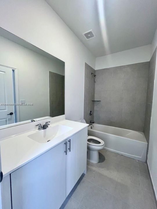 For Rent: $2,399 (3 beds, 3 baths, 1328 Square Feet)