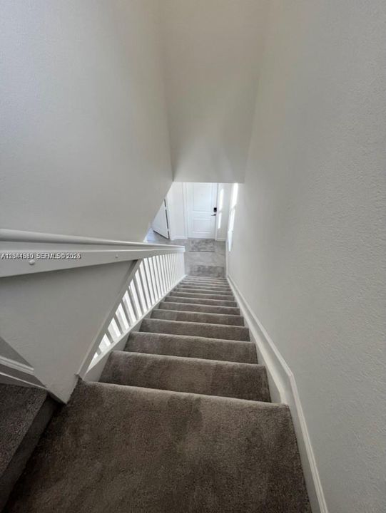 For Rent: $2,399 (3 beds, 3 baths, 1328 Square Feet)