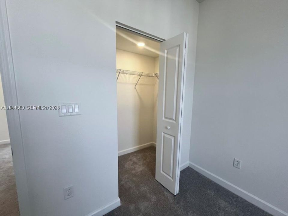 For Rent: $2,399 (3 beds, 3 baths, 1328 Square Feet)