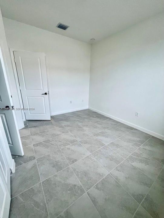 For Rent: $2,399 (3 beds, 3 baths, 1328 Square Feet)