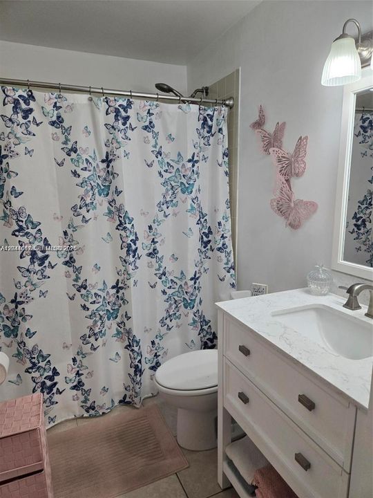 For Sale: $268,900 (2 beds, 1 baths, 1056 Square Feet)