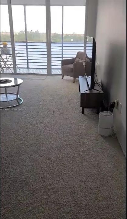 В аренду: $1,850 (1 спален, 1 ванн, 873 Квадратных фут)