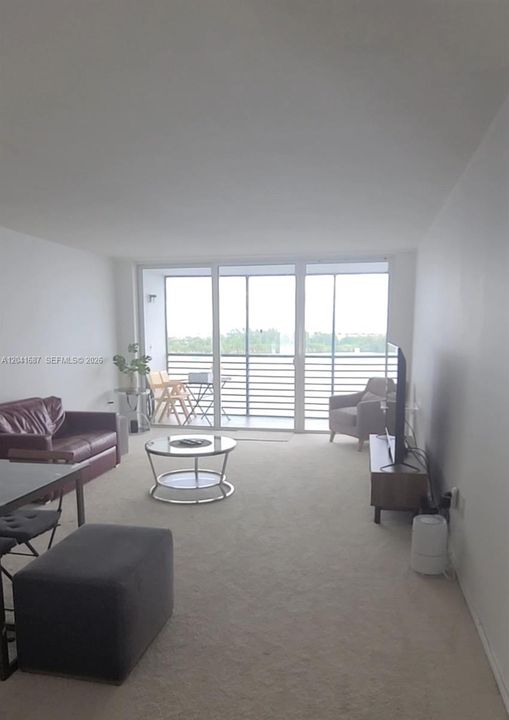 В аренду: $1,850 (1 спален, 1 ванн, 873 Квадратных фут)