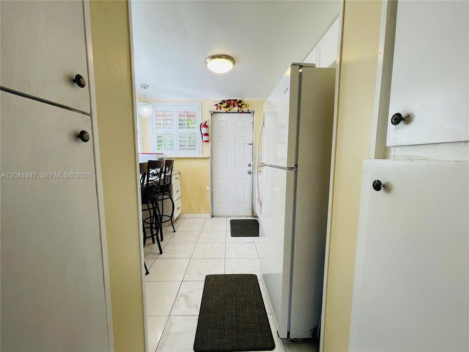 For Rent: $1,500 (0 beds, 1 baths, 1766 Square Feet)