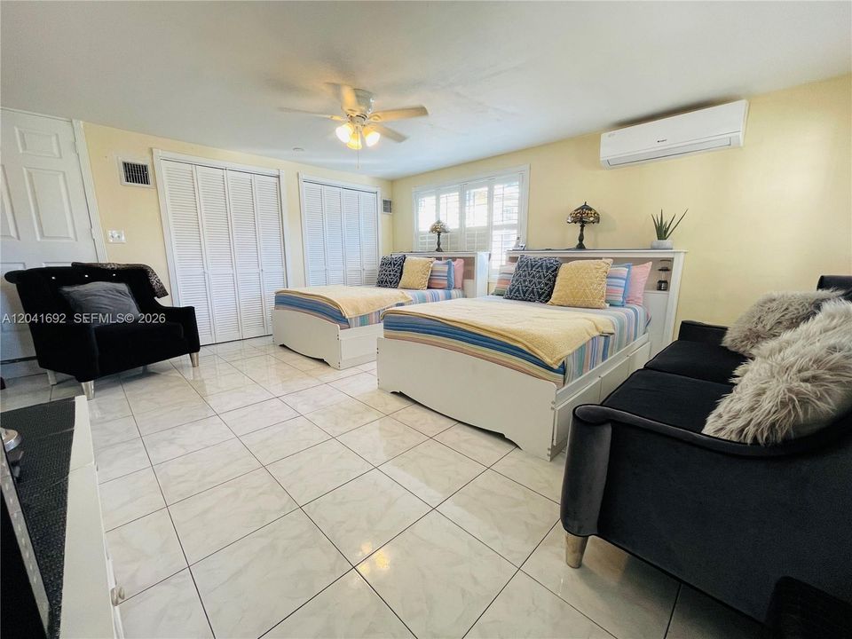 For Rent: $1,500 (0 beds, 1 baths, 1766 Square Feet)