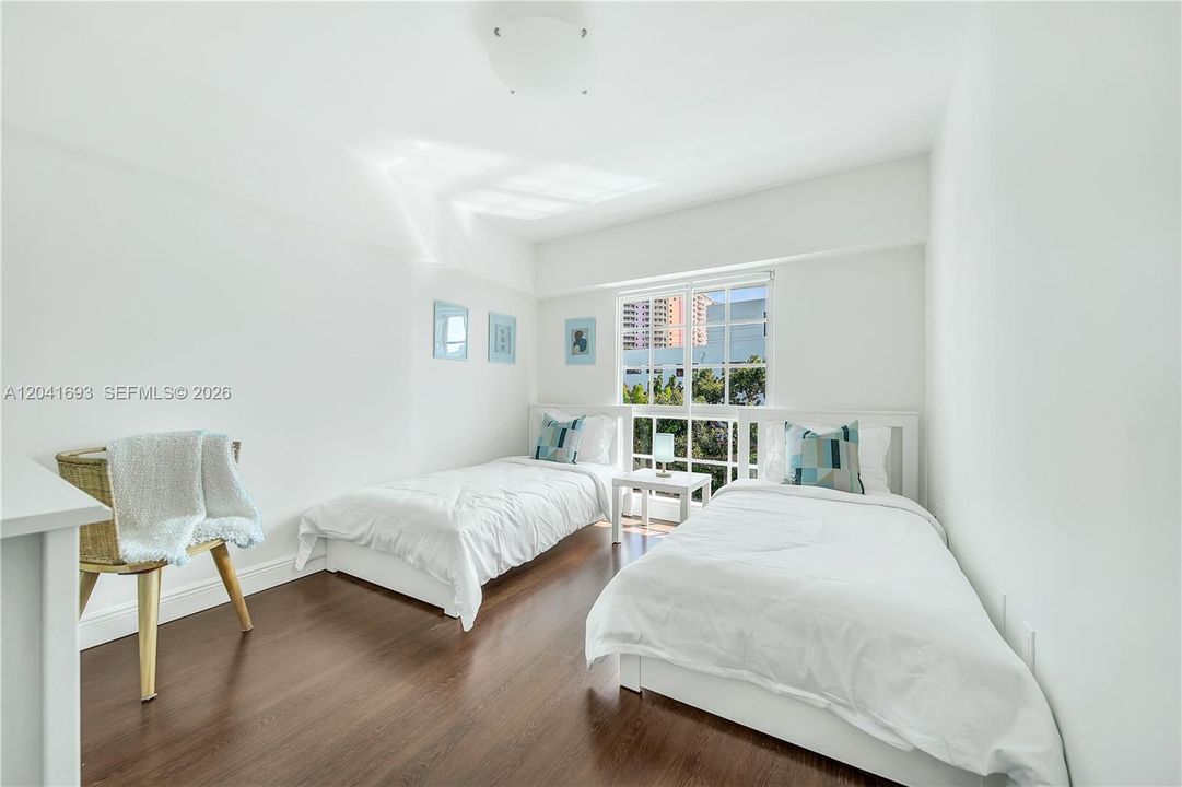 3rd Bedroom (2 twins beds)