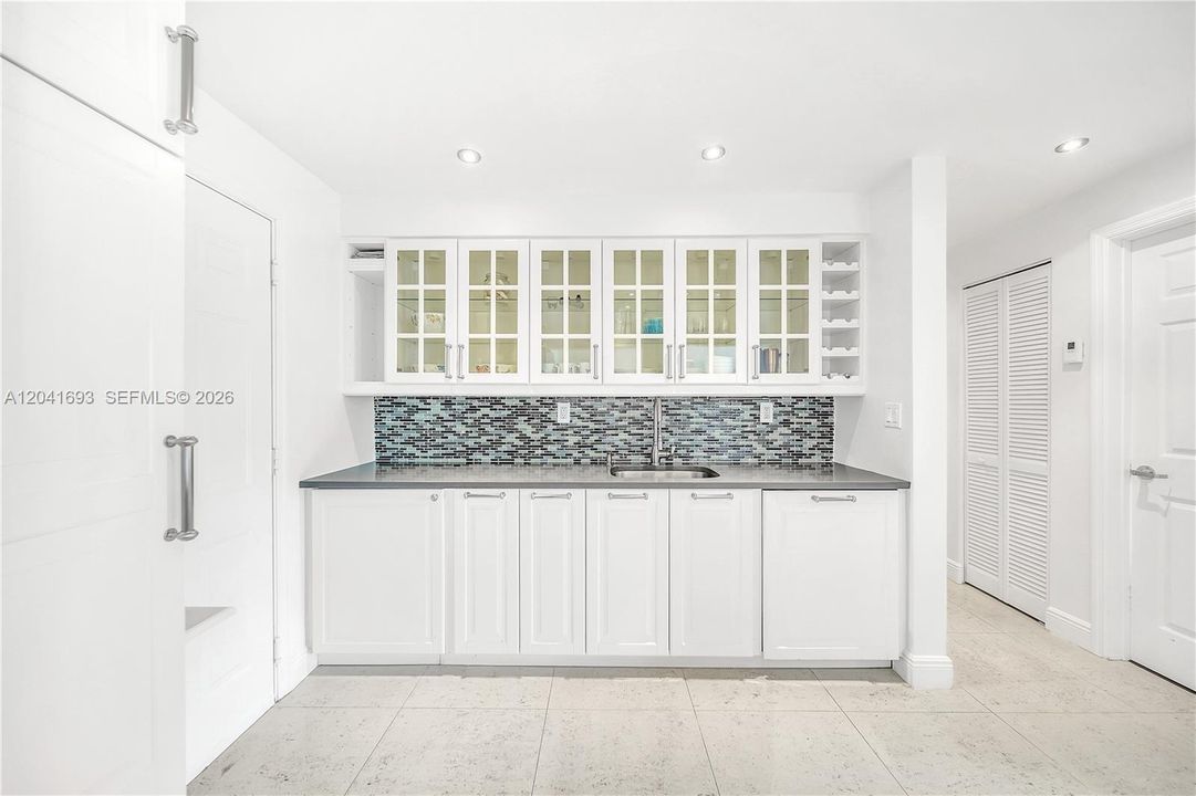 В аренду: $5,500 (3 спален, 2 ванн, 1273 Квадратных фут)