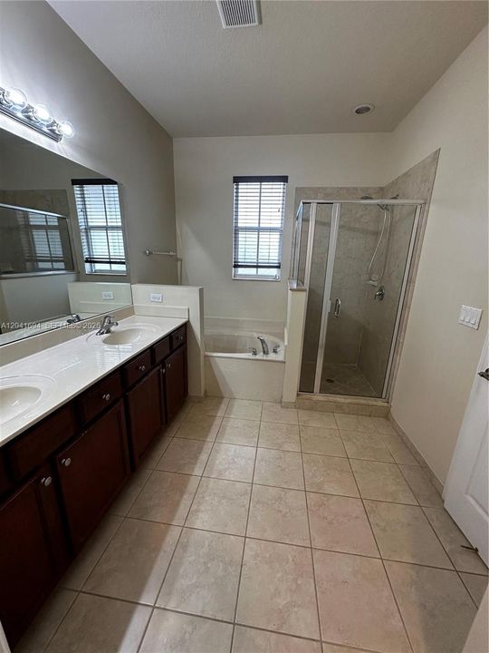 For Rent: $3,300 (3 beds, 2 baths, 1768 Square Feet)