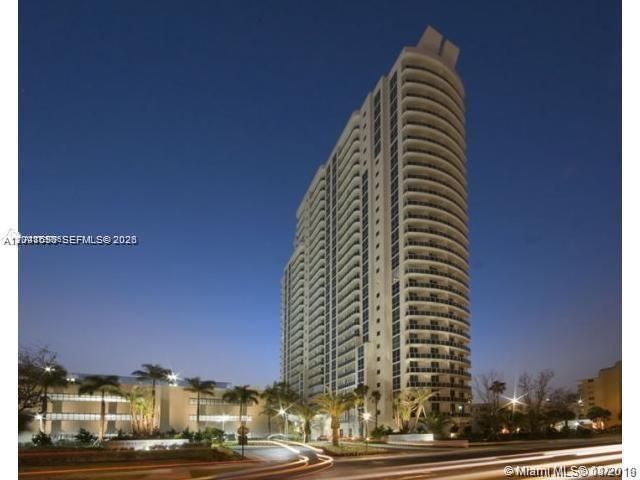 For Rent: $2,600 (1 beds, 1 baths, 821 Square Feet)
