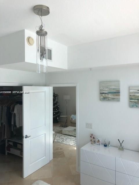 For Rent: $2,600 (1 beds, 1 baths, 821 Square Feet)