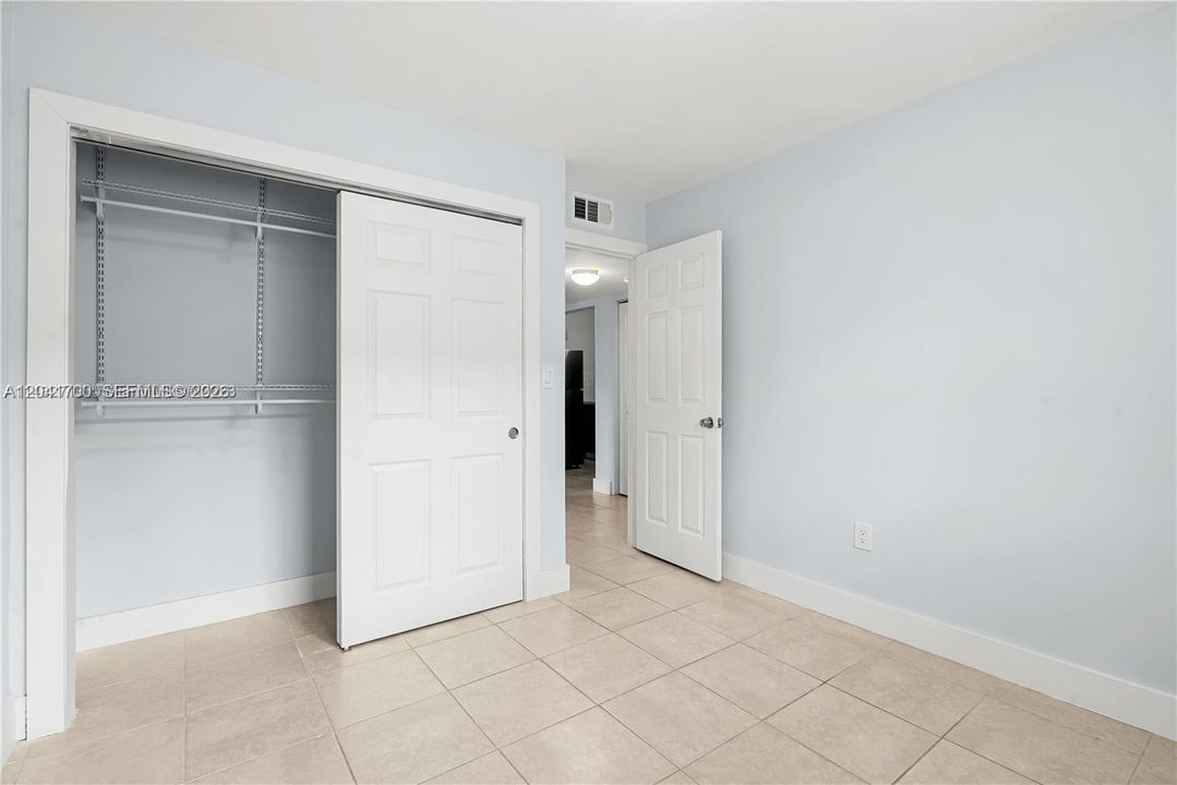 For Rent: $1,900 (2 beds, 1 baths, 767 Square Feet)