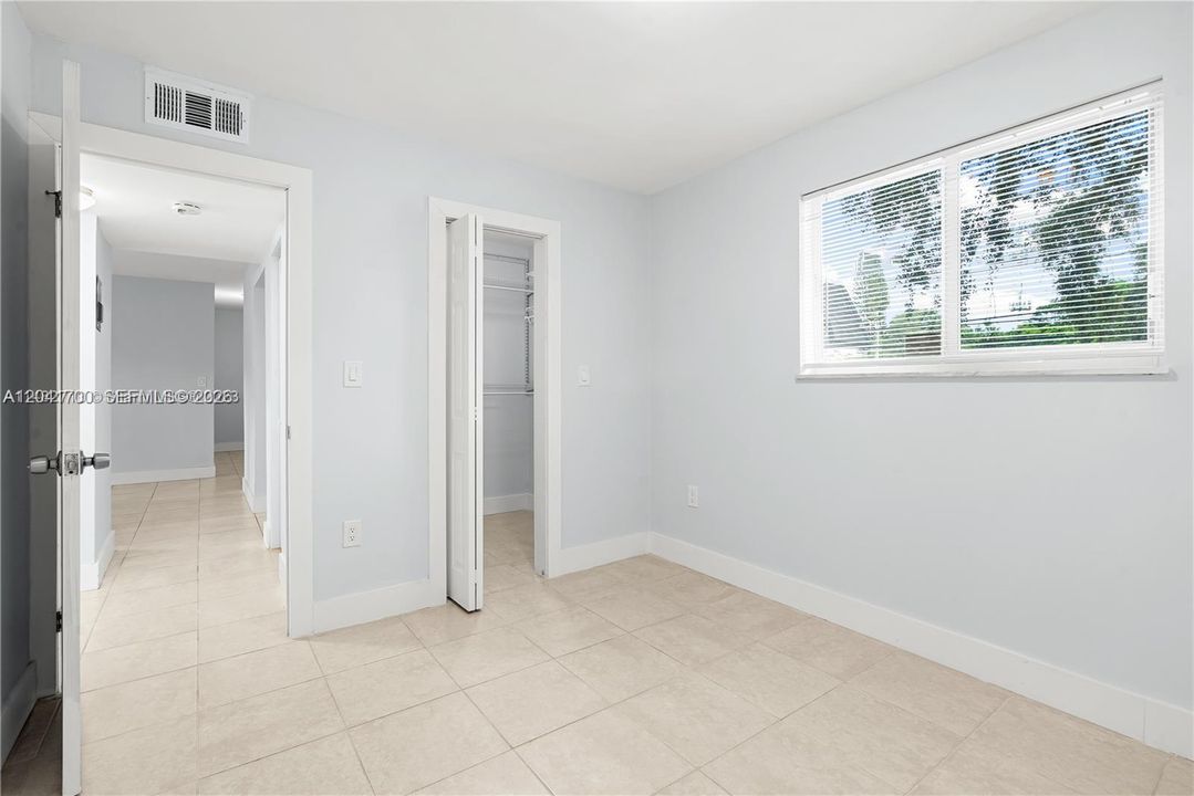 For Rent: $1,900 (2 beds, 1 baths, 767 Square Feet)