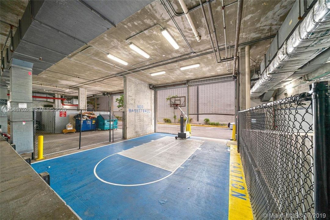 В аренду: $4,050 (2 спален, 2 ванн, 1255 Квадратных фут)