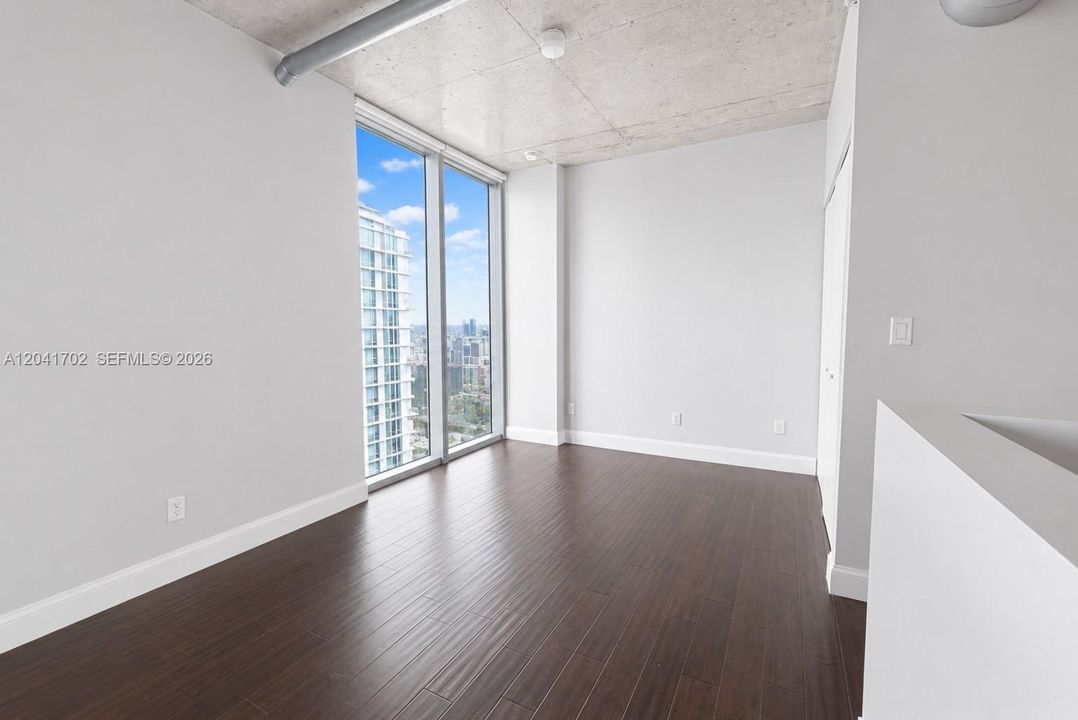 В аренду: $4,050 (2 спален, 2 ванн, 1255 Квадратных фут)