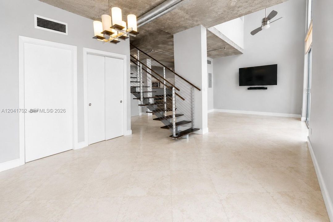 В аренду: $4,050 (2 спален, 2 ванн, 1255 Квадратных фут)