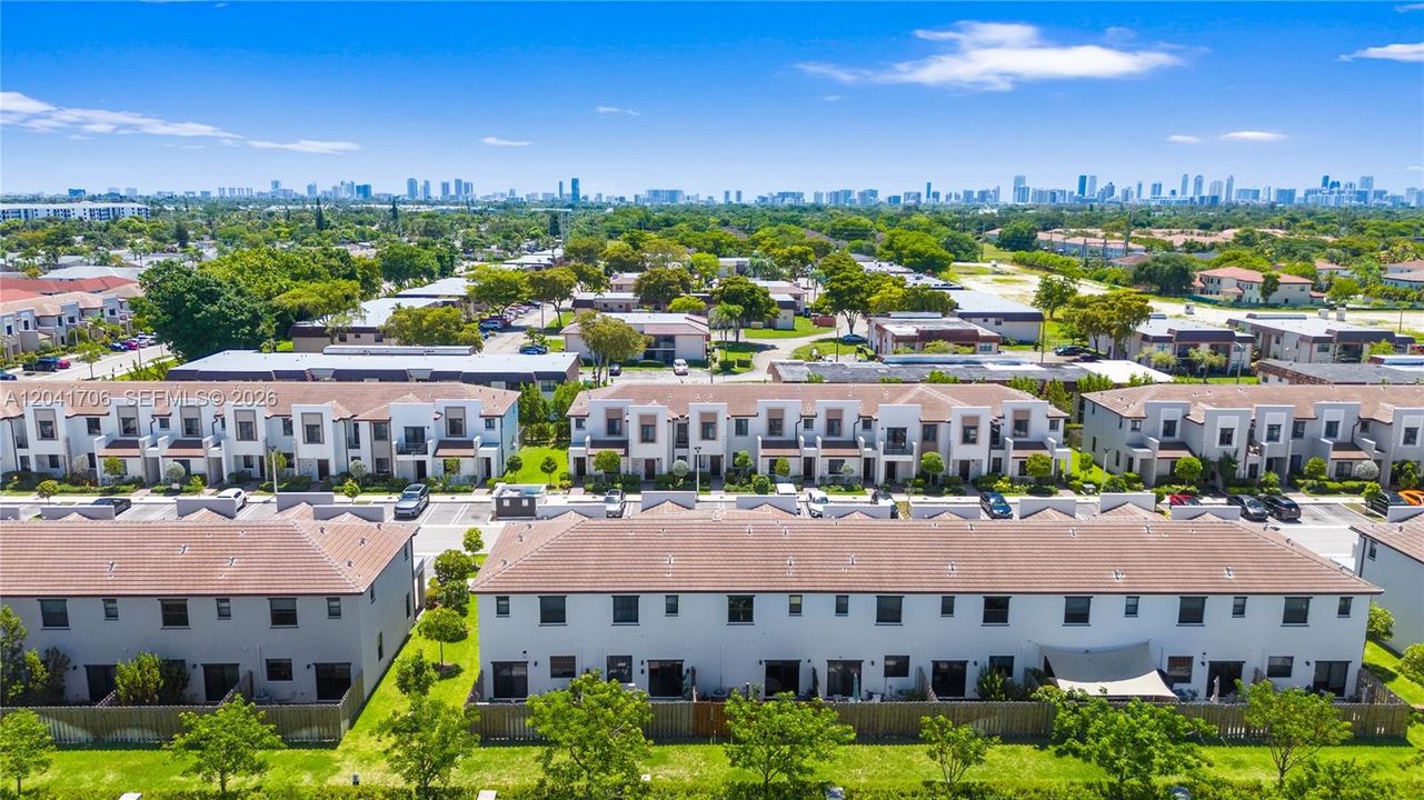 For Rent: $3,300 (3 beds, 3 baths, 1662 Square Feet)