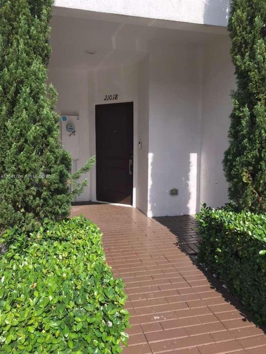 For Rent: $3,300 (3 beds, 3 baths, 1662 Square Feet)