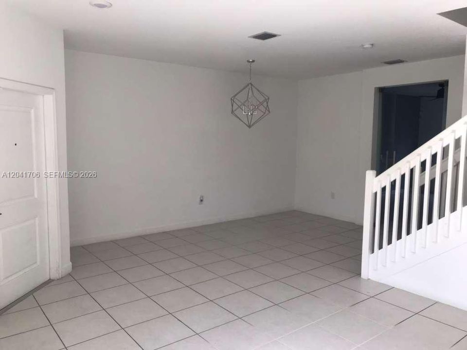 For Rent: $3,300 (3 beds, 3 baths, 1662 Square Feet)