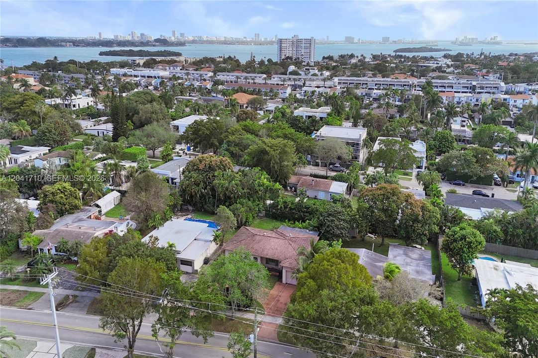 For Sale: $1,200,000 (3 beds, 2 baths, 1422 Square Feet)