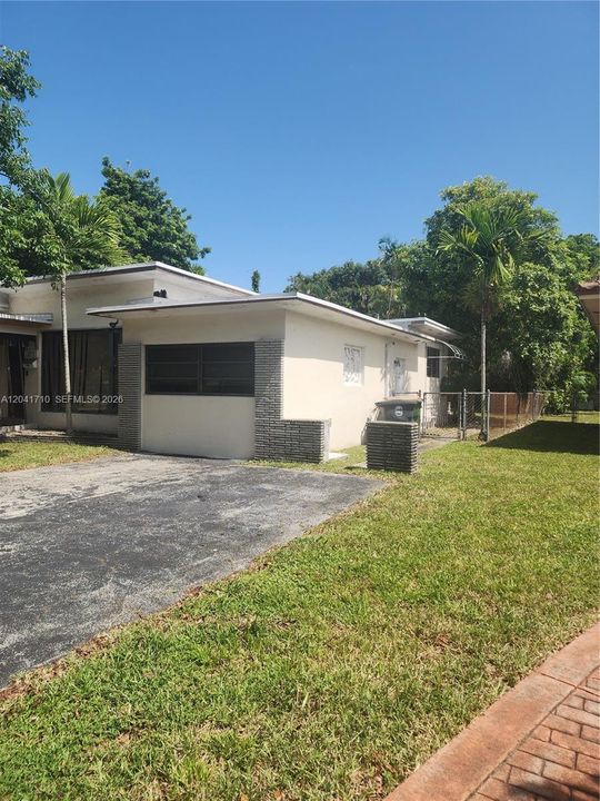 For Sale: $1,200,000 (3 beds, 2 baths, 1422 Square Feet)