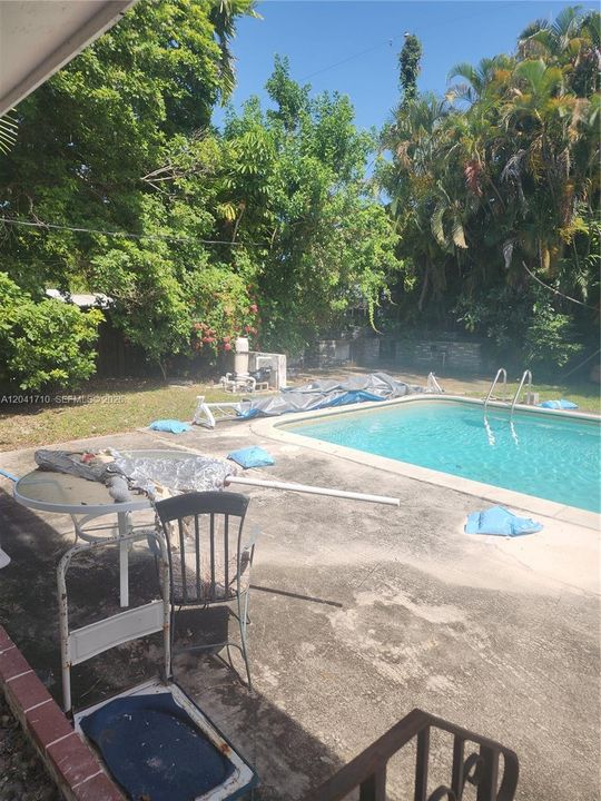For Sale: $1,200,000 (3 beds, 2 baths, 1422 Square Feet)