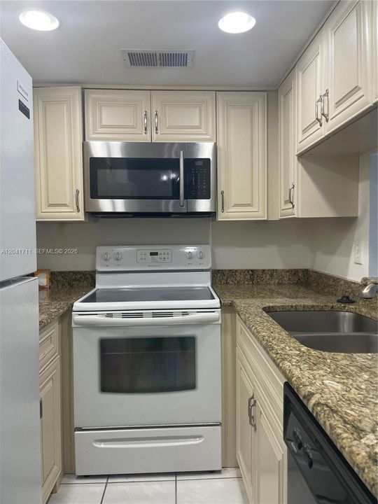 En Venta: $160,000 (2 camas, 2 baños, 735 Pies cuadrados)
