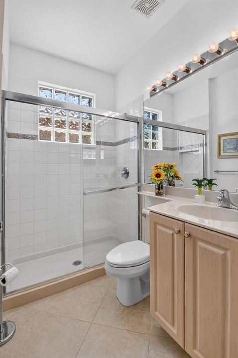 Bright & Inviting