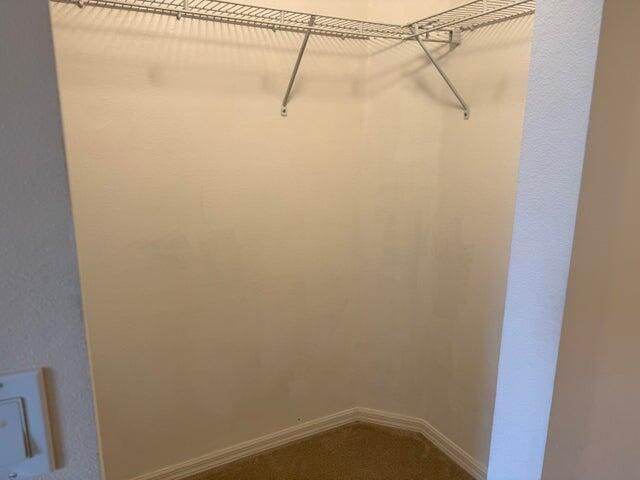 MASTER WALK-IN