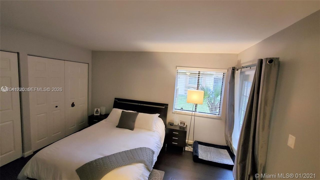 For Rent: $2,300 (2 beds, 1 baths, 964 Square Feet)