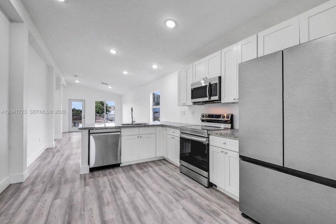 For Rent: $2,950 (3 beds, 2 baths, 2280 Square Feet)
