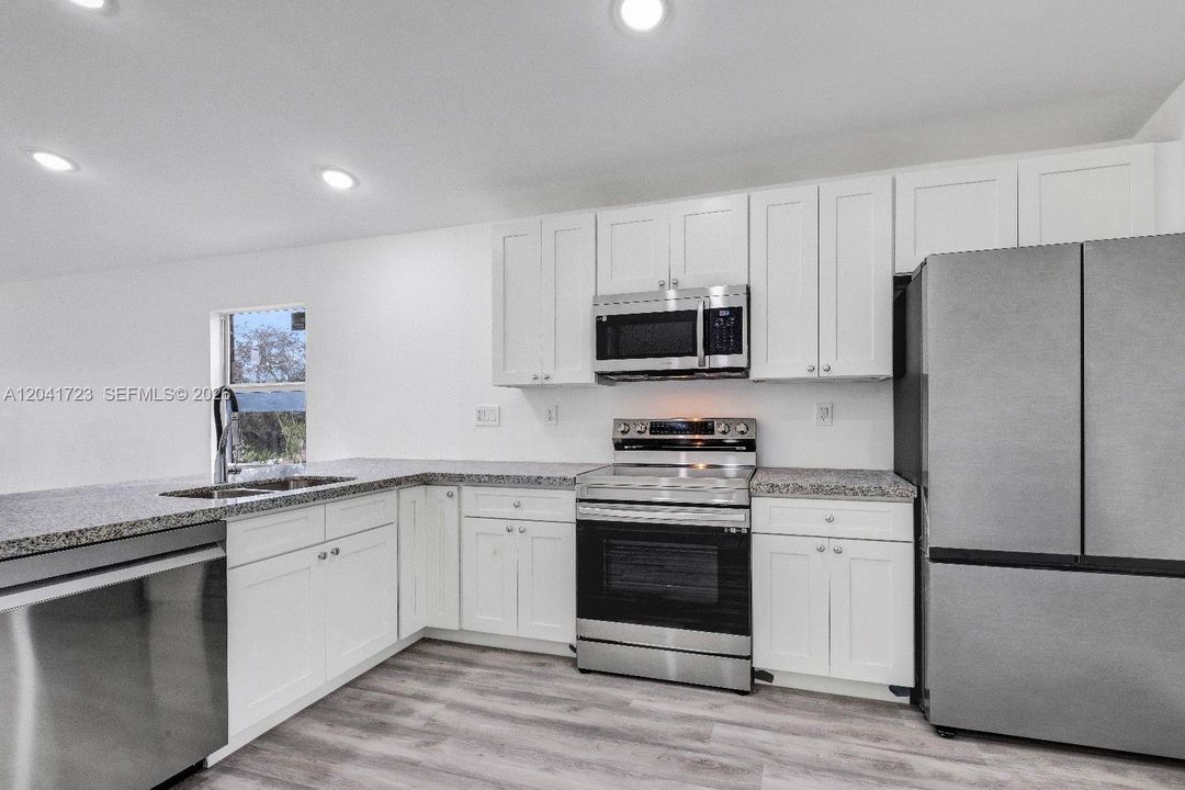 For Rent: $2,950 (3 beds, 2 baths, 2280 Square Feet)