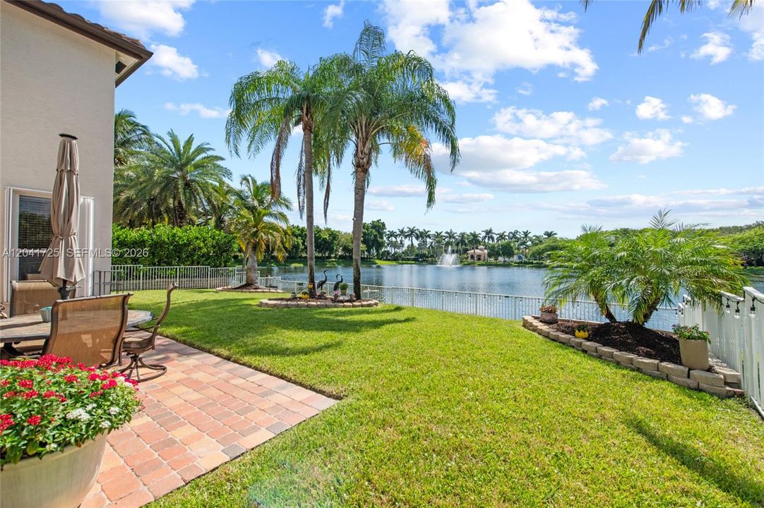 En Venta: $899,900 (5 camas, 3 baños, 3034 Pies cuadrados)