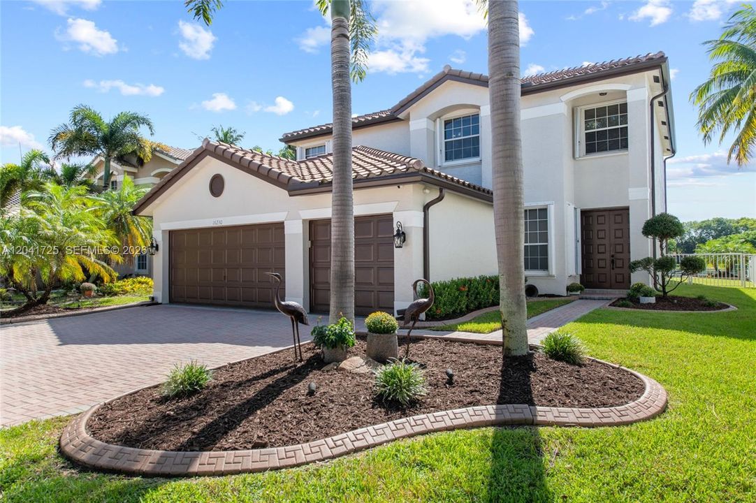 En Venta: $899,900 (5 camas, 3 baños, 3034 Pies cuadrados)