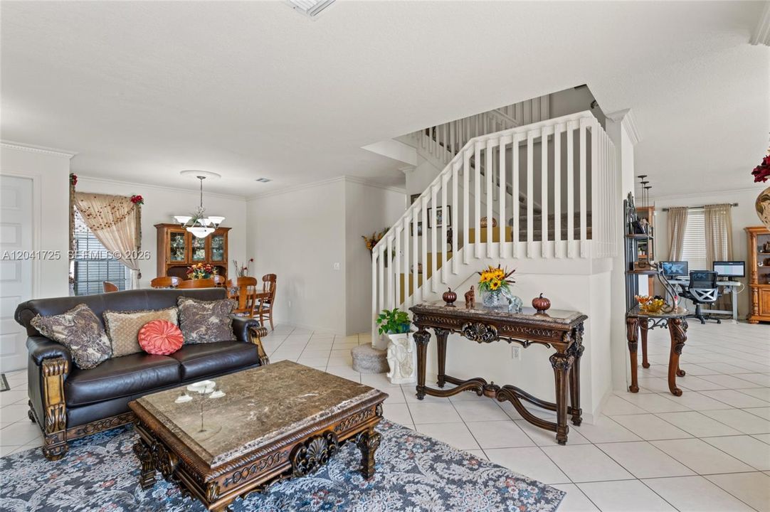 En Venta: $899,900 (5 camas, 3 baños, 3034 Pies cuadrados)