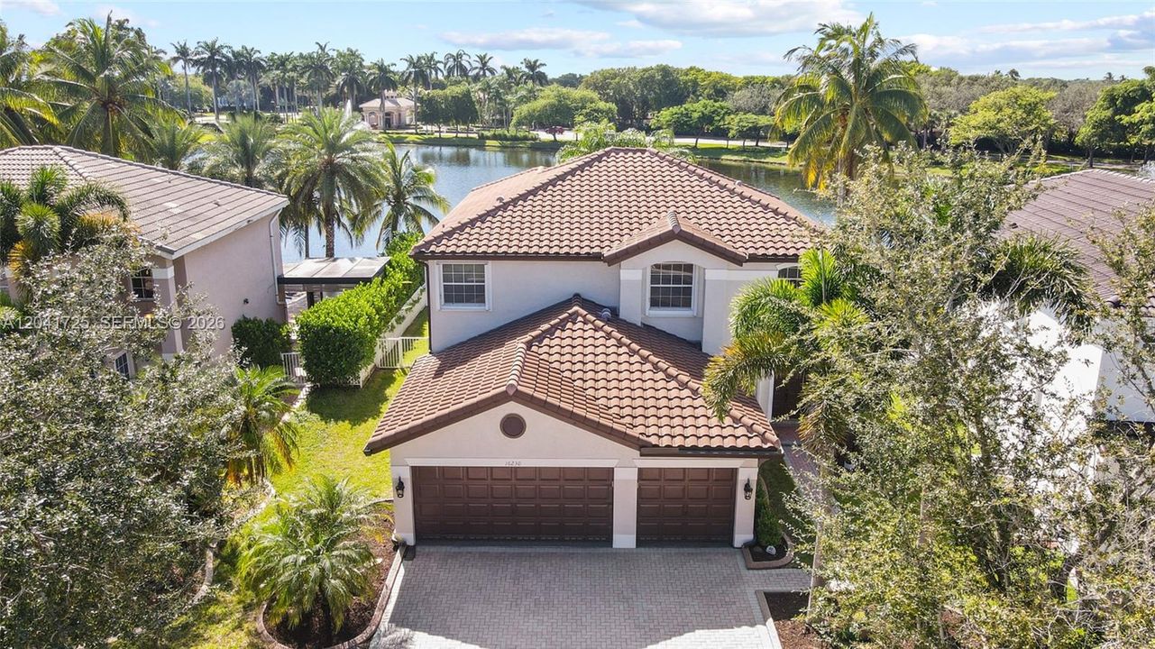 En Venta: $899,900 (5 camas, 3 baños, 3034 Pies cuadrados)