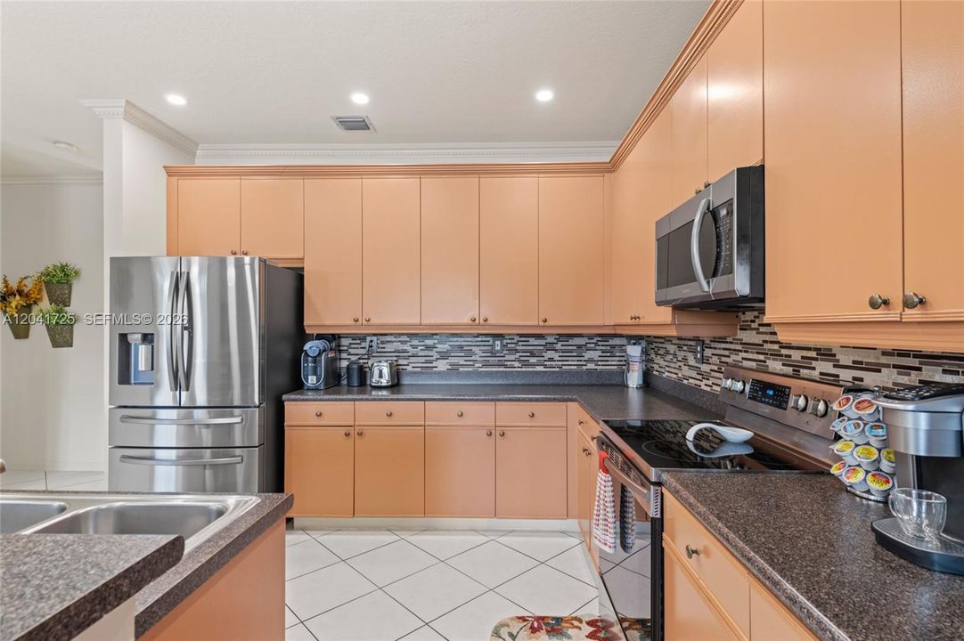 En Venta: $899,900 (5 camas, 3 baños, 3034 Pies cuadrados)