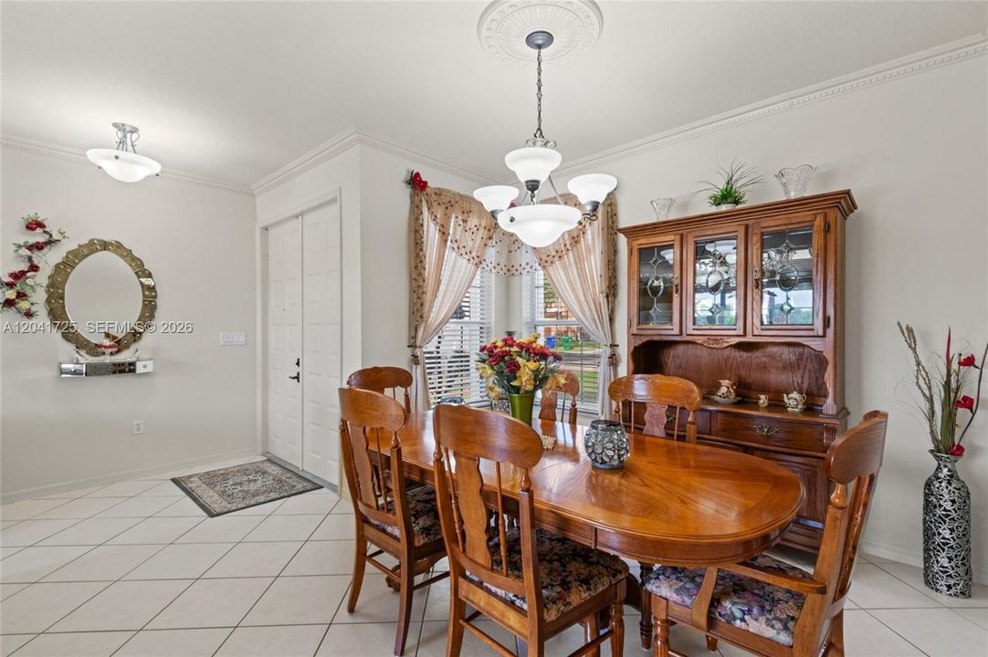 En Venta: $899,900 (5 camas, 3 baños, 3034 Pies cuadrados)