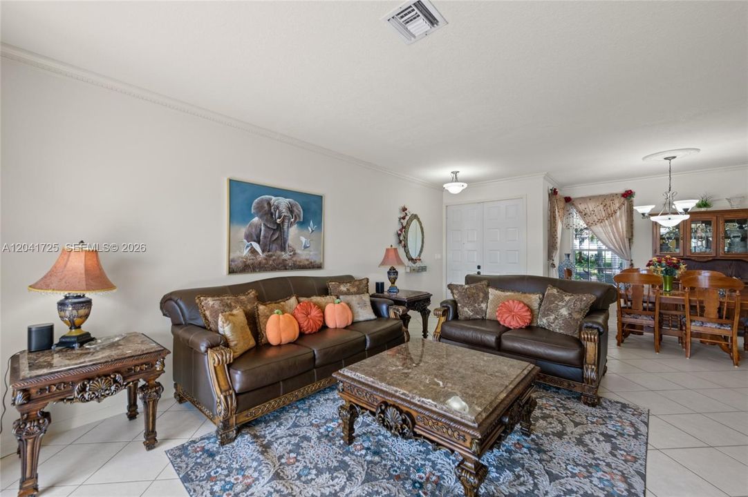 En Venta: $899,900 (5 camas, 3 baños, 3034 Pies cuadrados)